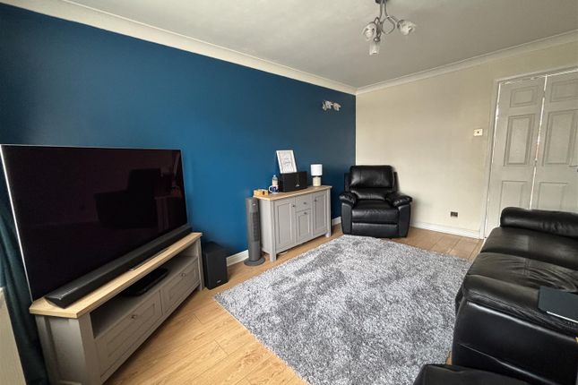5, Briar Close, Brough photo 3