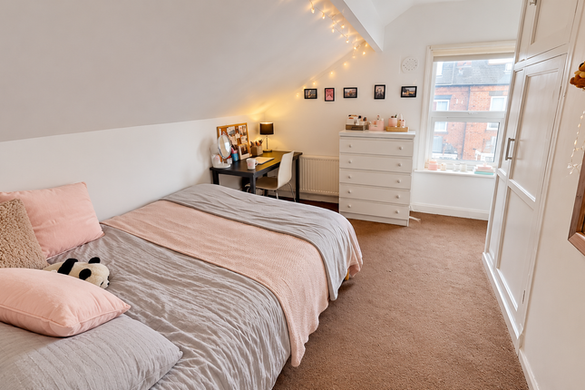 2 Beechwood Place, Leeds photo 4