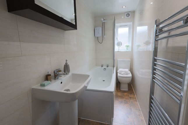 113 Broomspring Lane, Sheffield photo 5