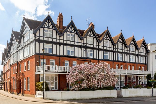 Thumbnail Flat to rent in Station Road, Henley-On-Thames