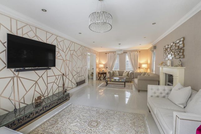 8, Charlotte Drive, Kings Hill photo 4