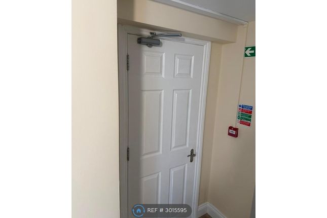 Flat, Princess Road West, Leicester photo 2