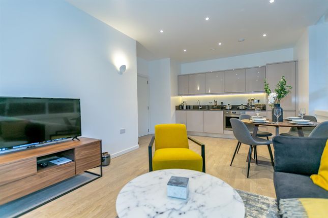 202, Silbury Boulevard, Milton Keynes photo 4