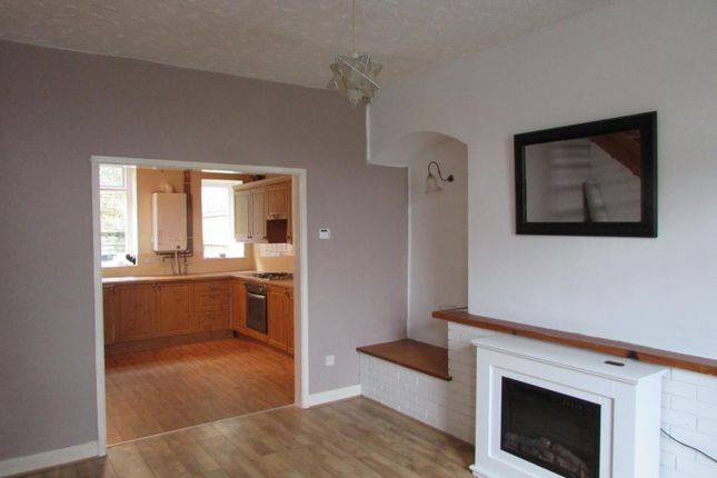 2-bed house on 6, Bank Street, Hyde, £800/mo