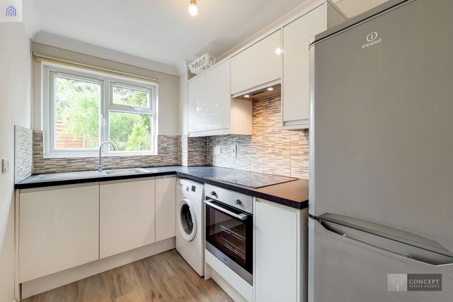 Thumbnail Flat to rent in Wimbledon Park Road, Southfields