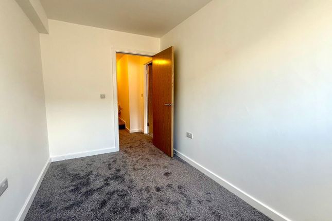 Flat 4, Church Street, Dewsbury photo 5
