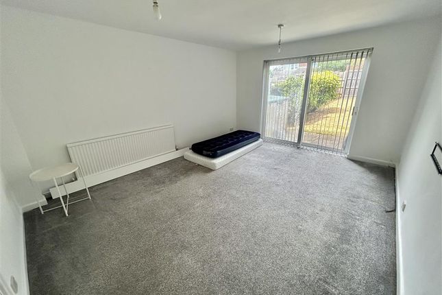 27, Dorchester Road, NOTTINGHAM photo 4