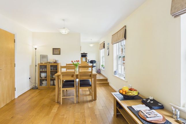 3 Merlon Court, Bank Street, Tonbridge photo 4