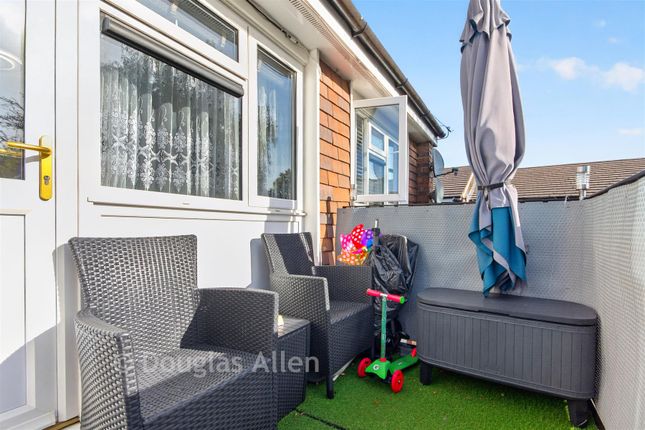 3, Hitchin Close, Romford photo 4