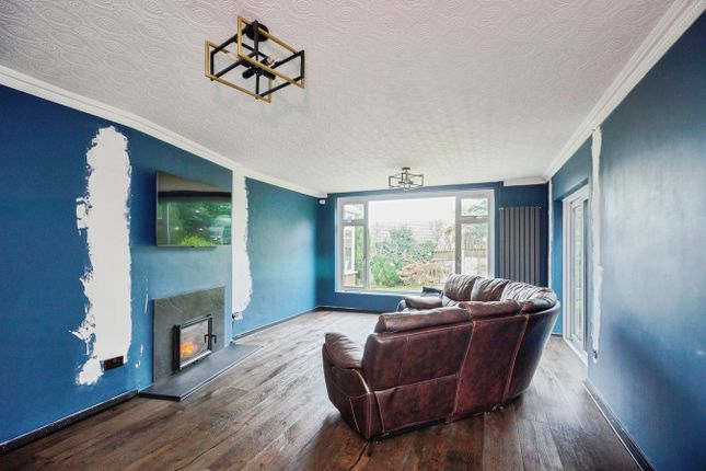 43, Bryn Avenue, Colwyn Bay photo 2