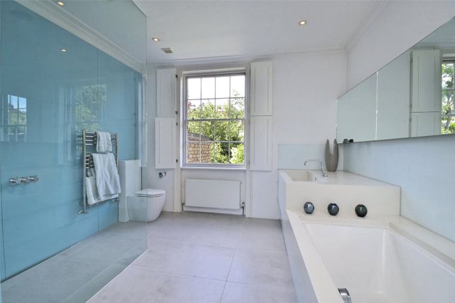 3 Bedroom Detached House For Sale 850000