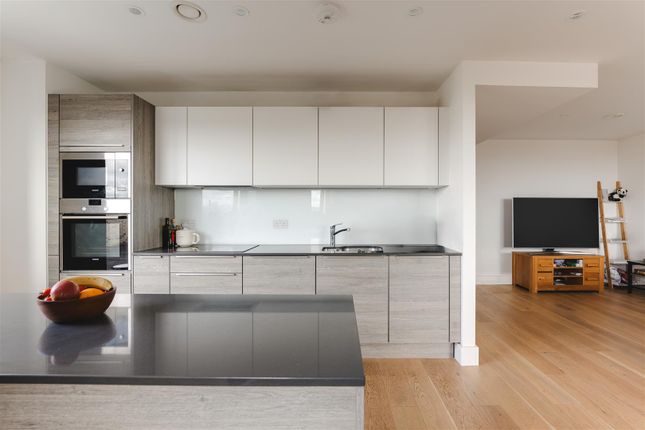 Flat 46, 57, Kingsland High Street, London photo 3