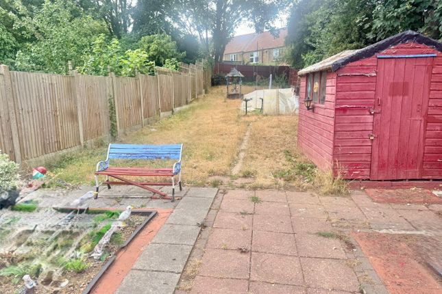 53 Woodlands Road, Gillingham, Kent photo 3