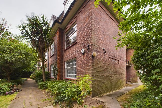 Flat 1, Falloden Court, Brookland Rise, London photo 2