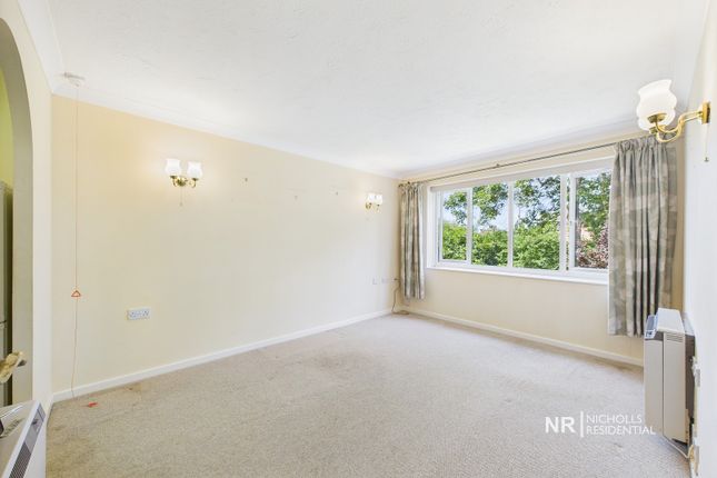 Flat 19, Brook Court, Wordsworth Drive, North Cheam photo 4