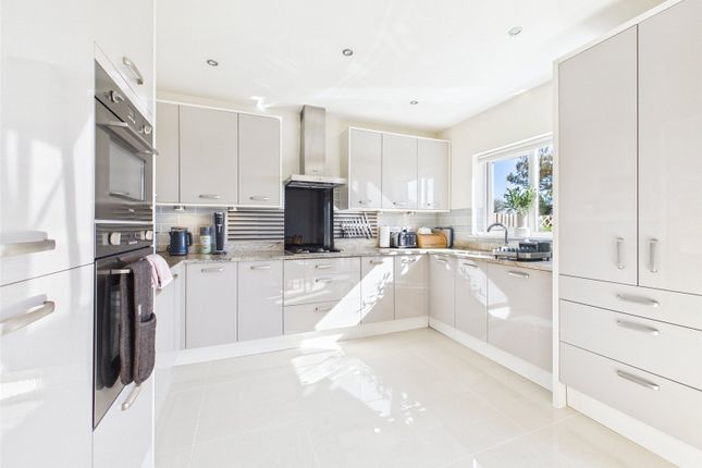 44, Kingdon Way, Devon photo 3