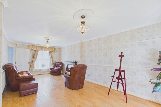 47 Salisbury Drive, Lincoln photo 4