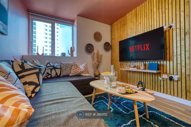 Modern Serviced Accommodation With Parking