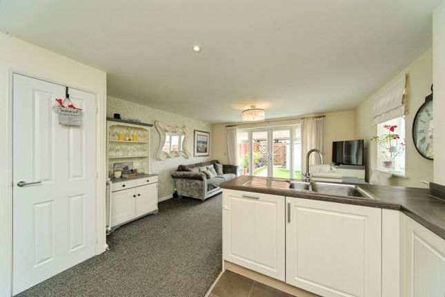 102, Weavers Close, East Sussex photo 3