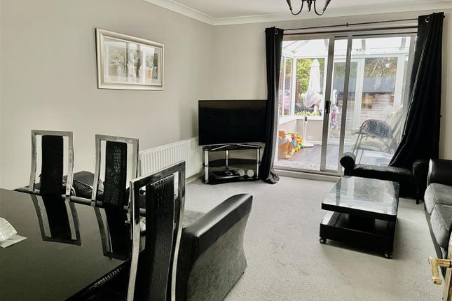 15, Wroxham Way, Ilford photo 2