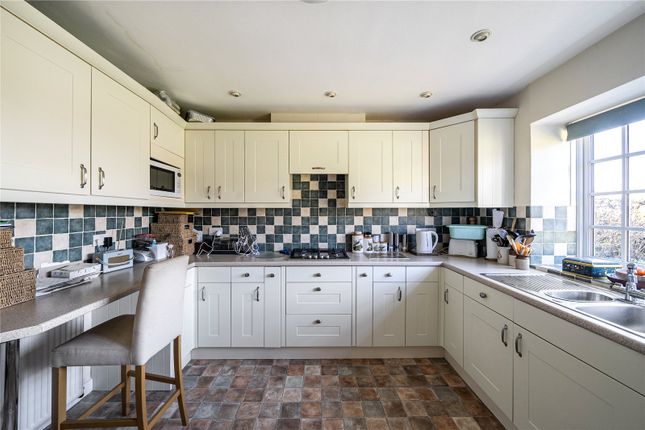 2, The Crescent, Yeovil photo 4