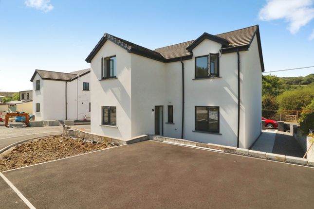 1, Llys Royal Oak, Pontardawe photo 2