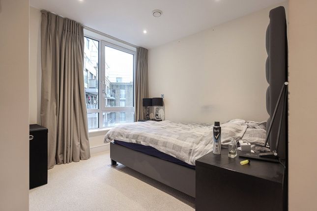 Flat for sale in St. Annes Street, Canary Wharf
