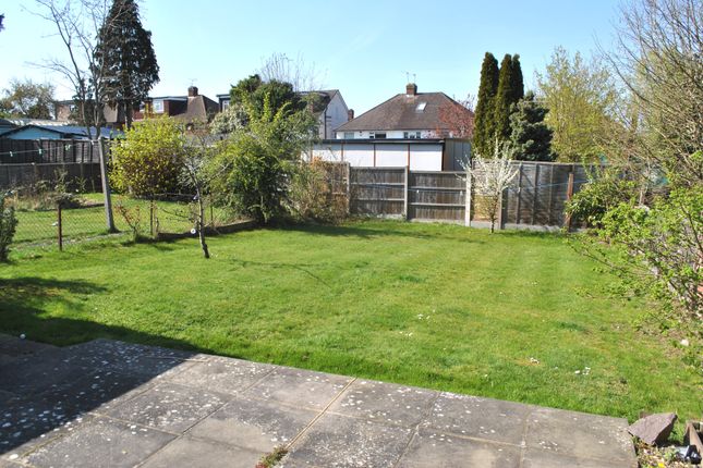 Maisonette to rent in Aberdale Gardens, Potters Bar