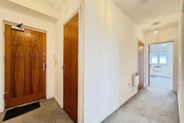 27, Clayton Drive, Swansea photo 2