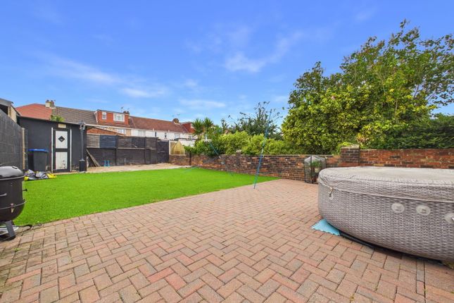 67, Orchard Avenue, Lancing photo 2