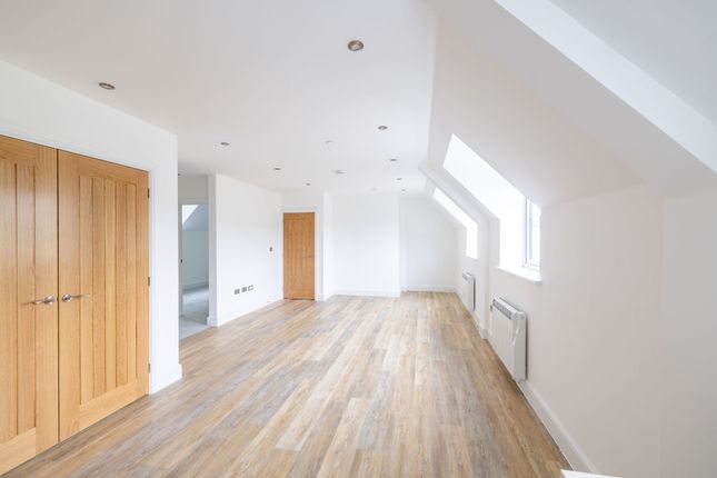 Flat 4, St. Georges Court, 8 Brighton Road, Coulsdon photo 4