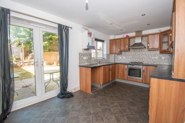 15 Riseholme Close, Leicester photo 2