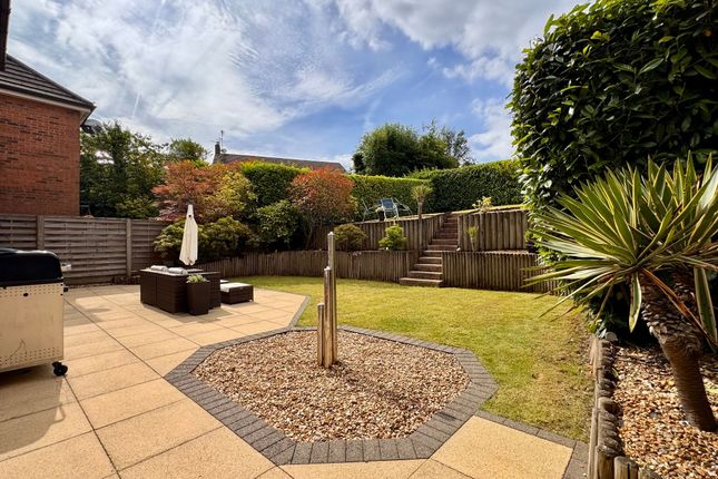 3 Kingfisher Way, Glossop photo 4