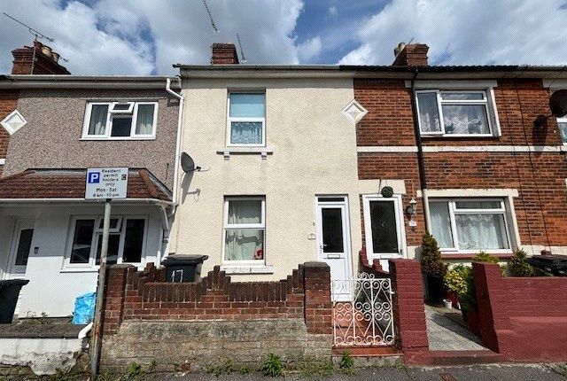 Terraced house to rent in Chester Street, Swindon, Wiltshire