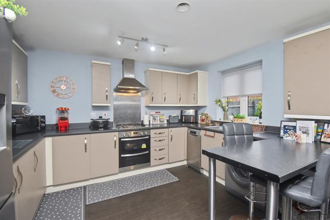 24, Park View, Corby photo 4
