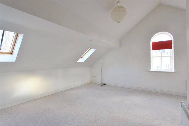 2-bed flat on 97, Forge Lane, Oughtibridge, £850/mo