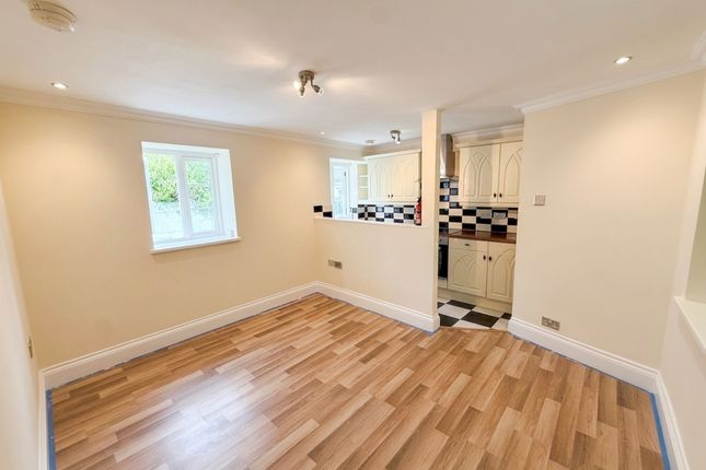 Flat 10, Cary Castle Cary Castle Drive, Torquay photo 2