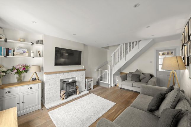 31, Athol Way, Hillingdon photo 2