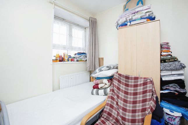 Flat for sale in Chicksand Street, London