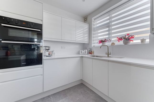 80 Beatty Road, Great Yarmouth photo 3