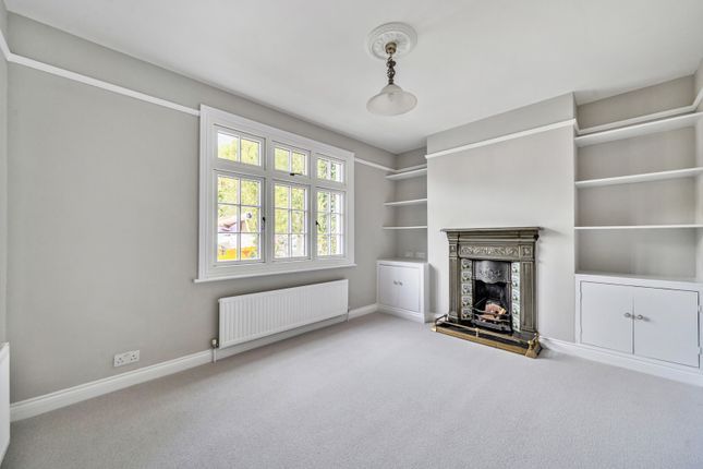 14, Chertsey Road, Surrey photo 3