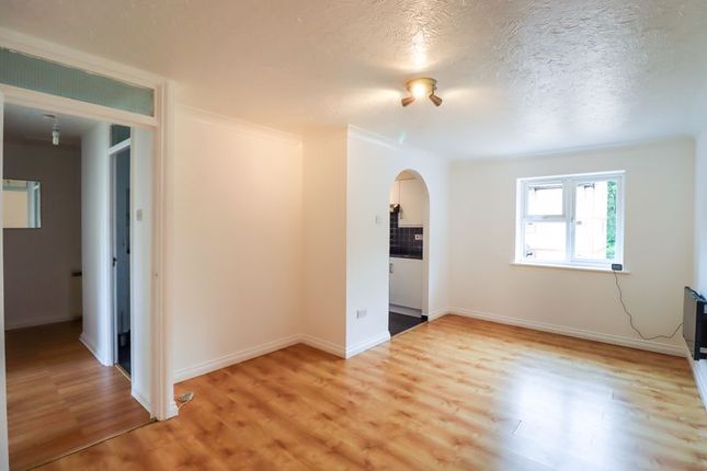 46, Wood Green, Basildon photo 4