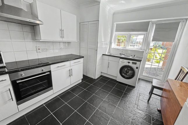 42b, Pitts Road, Slough photo 2