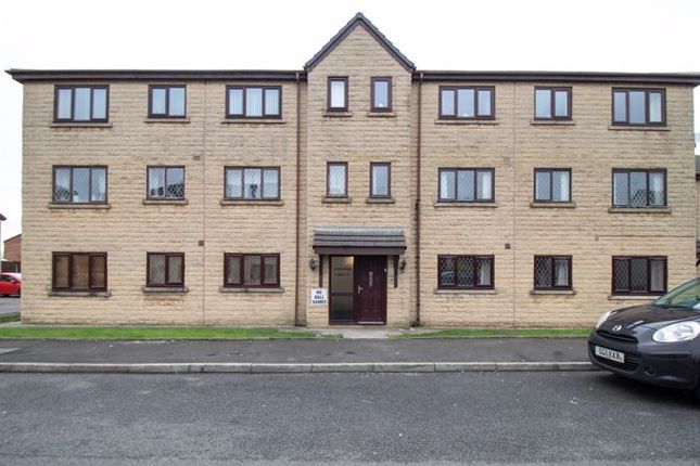 Flat to rent in Moorfield Chase, Farnworth, Bolton