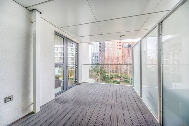 Thumbnail Flat for sale in Nine Elms Point, Vauxhall, London