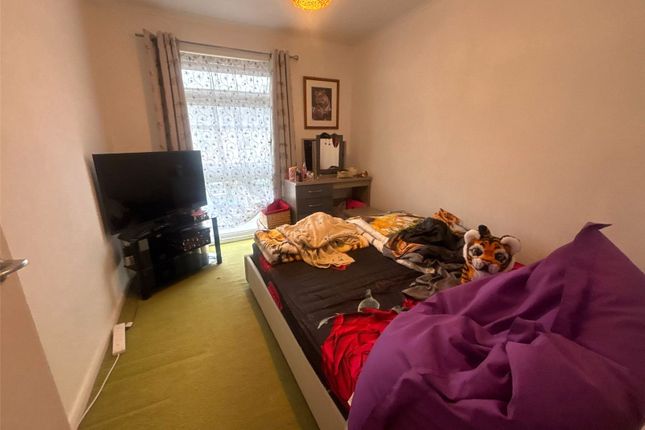 25, Queens Road, Berkshire photo 2