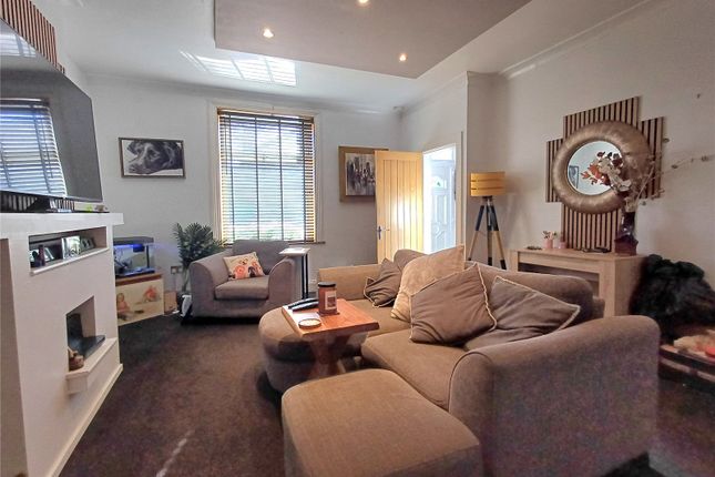 15, Longcroft Street, Huddersfield photo 4