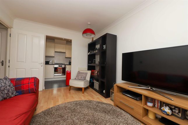 Flat for sale in Crispin Way, Hillingdon