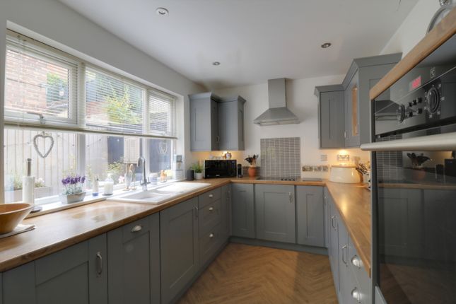 Town house for sale in Elms Road, Burton-On-Trent, Staffordshire