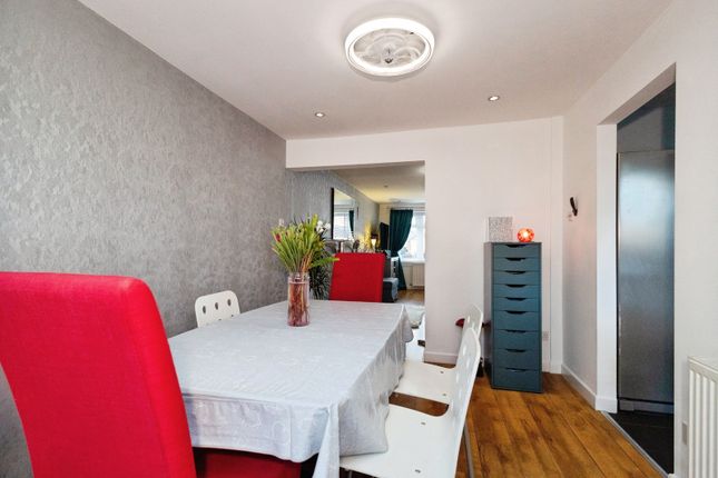 321, Sandy Lane, Droylsden photo 4